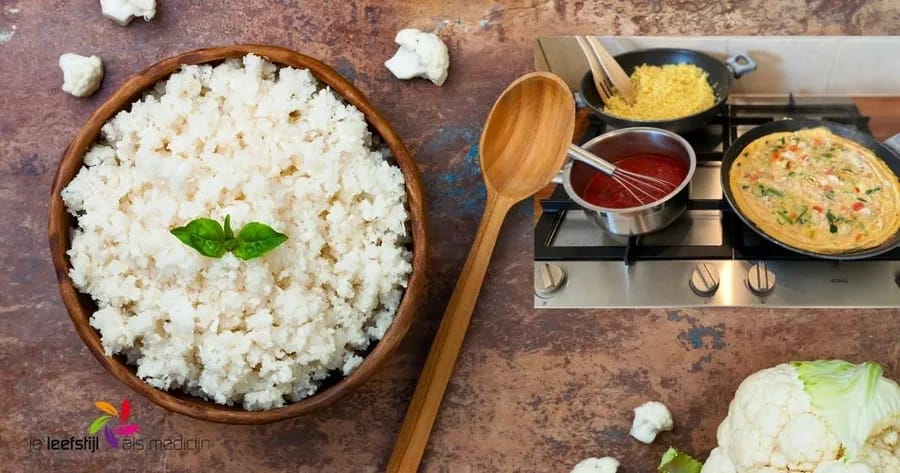 Foe yong hai met bloemkoolrijst