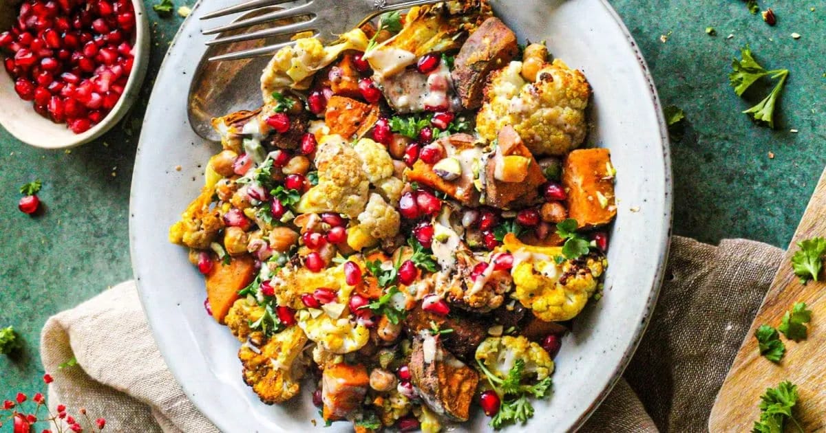 Kleurrijke salade met kikkererwten