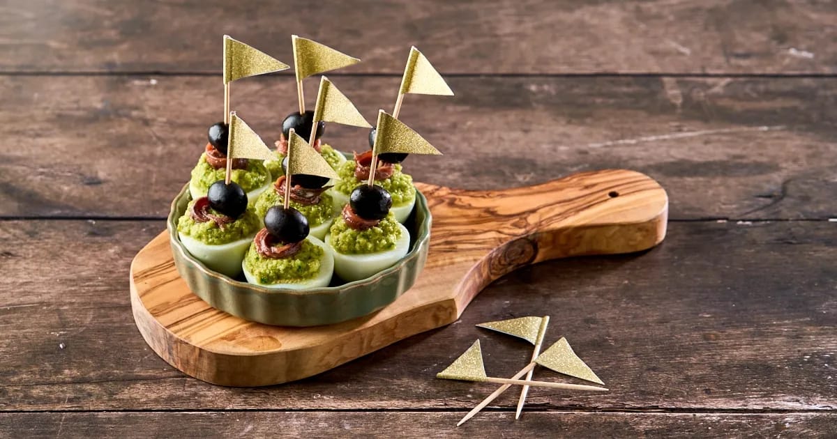 Tapas met ei, ansjovis en olijf