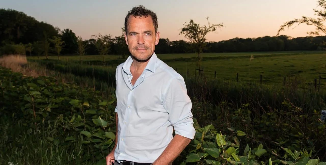 Bram Bakker Psychiater schrijver uitgever