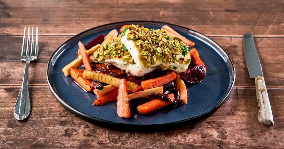 Kabeljauw met pistachekorst en geroosterde groenten