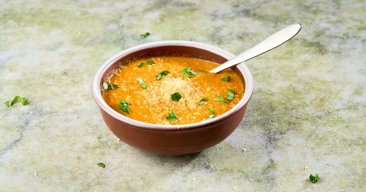 Tomatensoep met venkel en Parmezaanse kaas